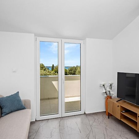 Apartment Nenad - Amazing Sea View ! Only 500 Meters From The Beach ! Fažana エクステリア 写真