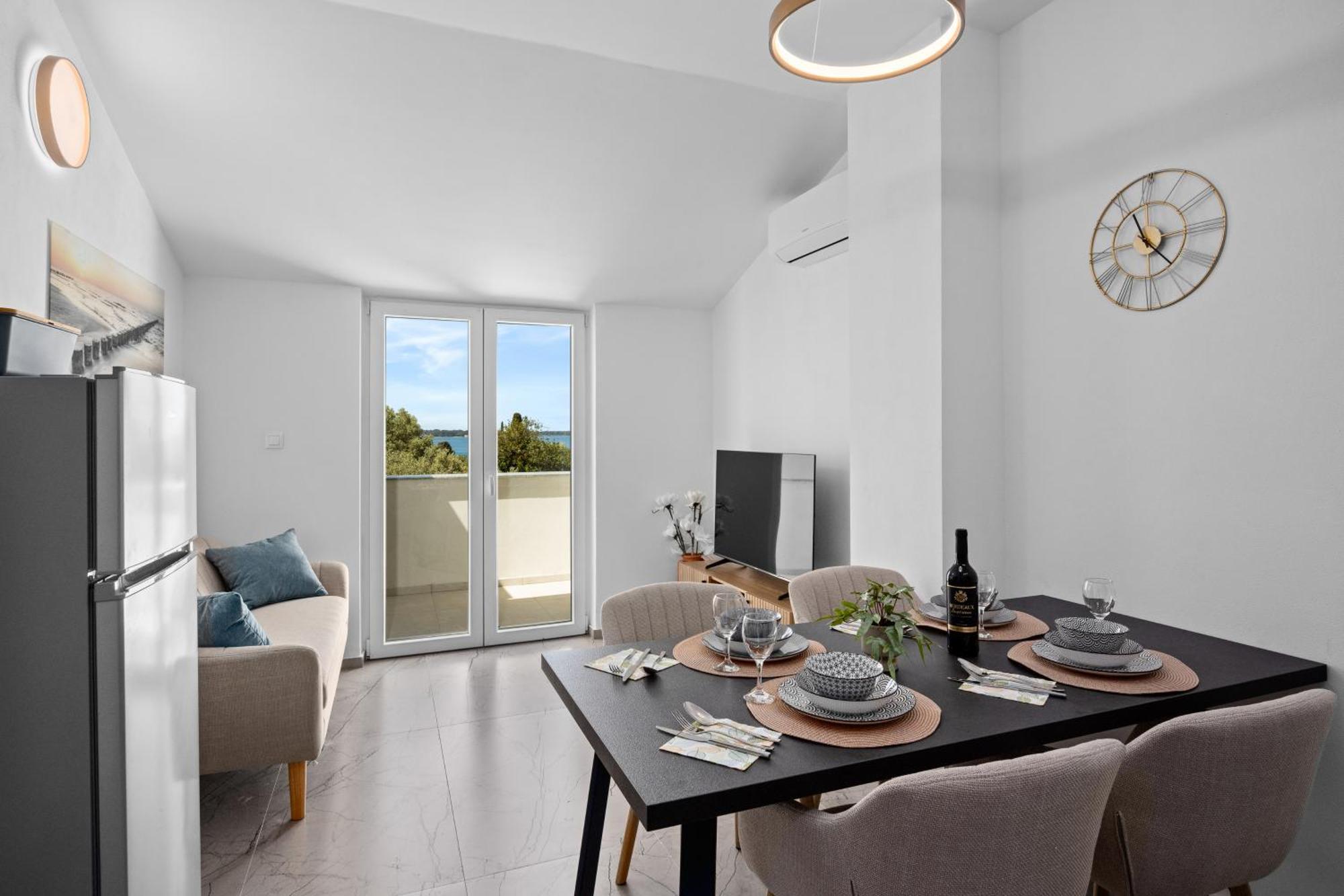 Apartment Nenad - Amazing Sea View ! Only 500 Meters From The Beach ! Fažana エクステリア 写真